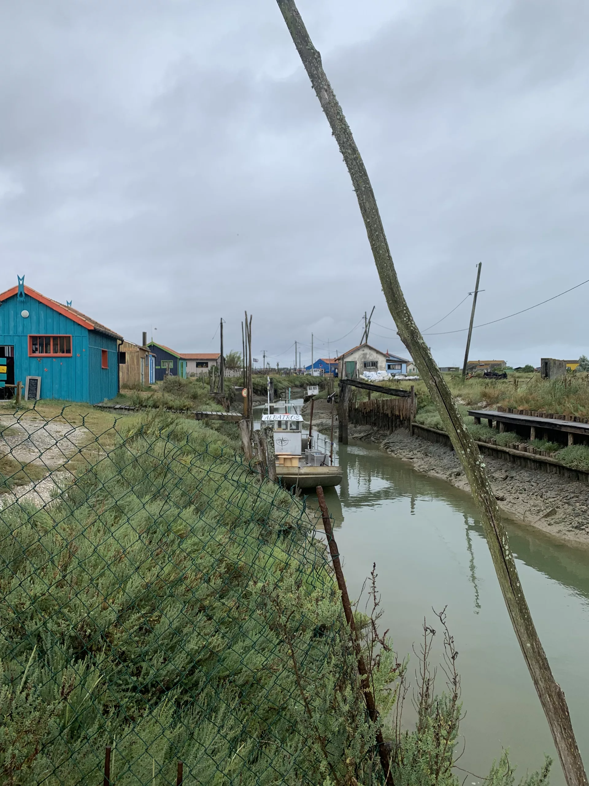Dans une cabane du chenal de la Baudissière sur IO